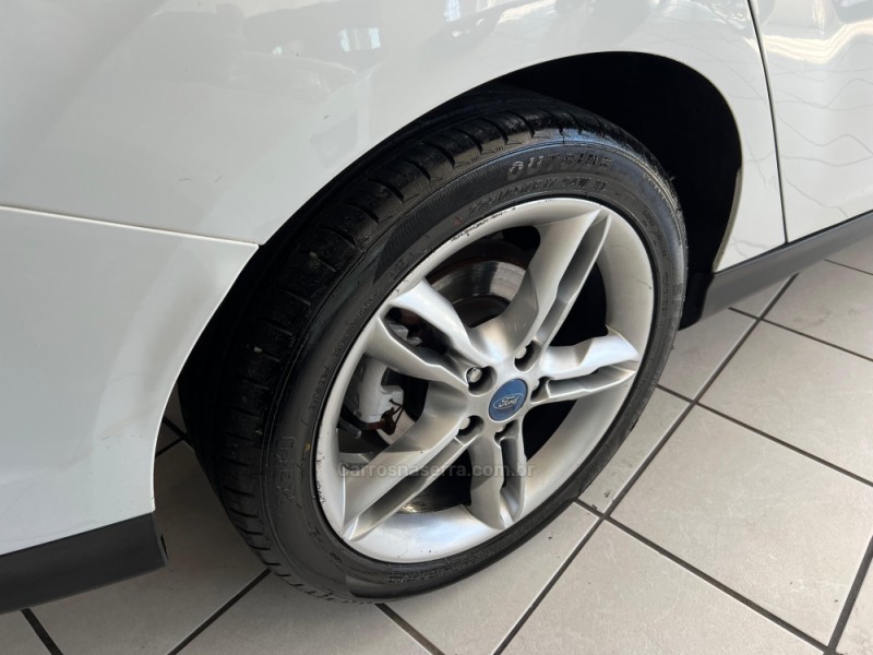 FOCUS 2.0 SE SEDAN 16V FLEX 4P AUTOMÁTICO - 2015 - CAXIAS DO SUL