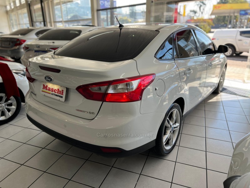 FOCUS 2.0 SE SEDAN 16V FLEX 4P AUTOMÁTICO - 2015 - CAXIAS DO SUL