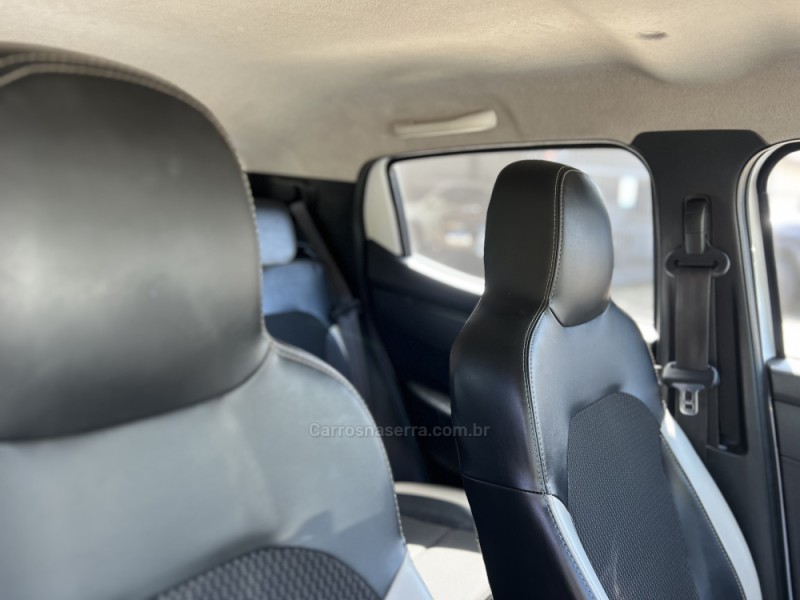 KWID 1.0 12V SCE FLEX INTENSE MANUAL - 2020 - CAMPO BOM