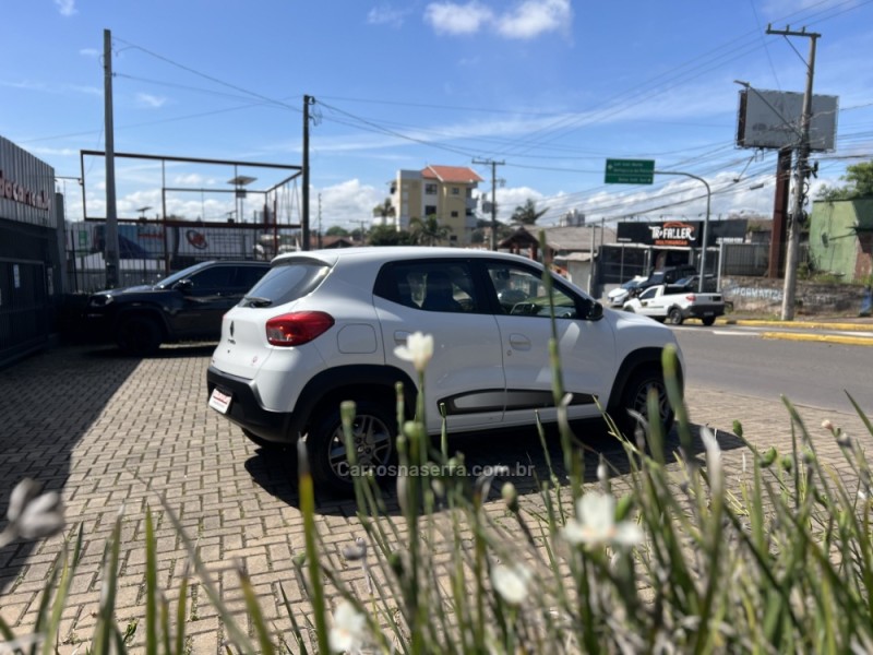 KWID 1.0 12V SCE FLEX INTENSE MANUAL - 2020 - CAMPO BOM