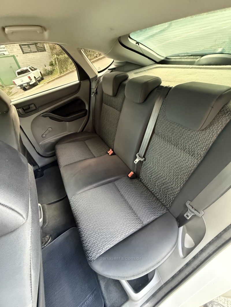 FOCUS 1.6 8V FLEX 4P MANUAL - 2012 - CAXIAS DO SUL