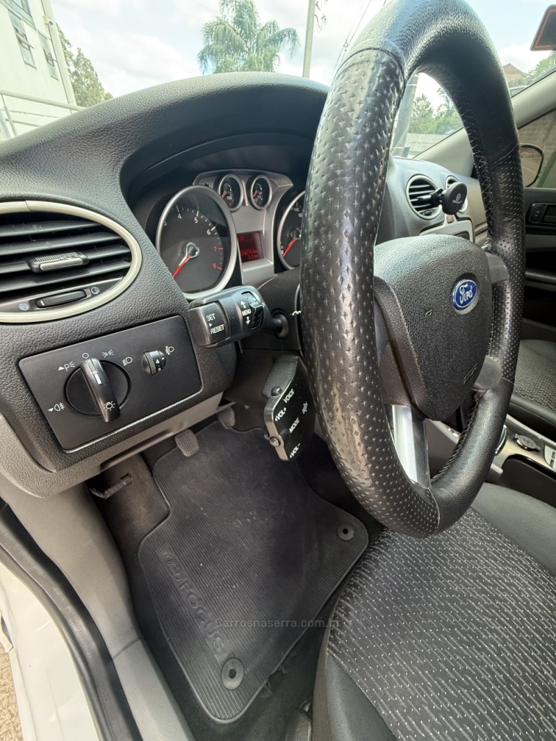 FOCUS 1.6 8V FLEX 4P MANUAL - 2012 - CAXIAS DO SUL