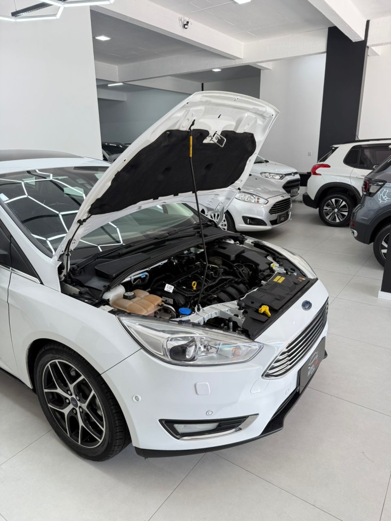FOCUS 2.0 TITANIUM PLUS HATCH 16V FLEX 4P AUTO - 2016 - CAXIAS DO SUL