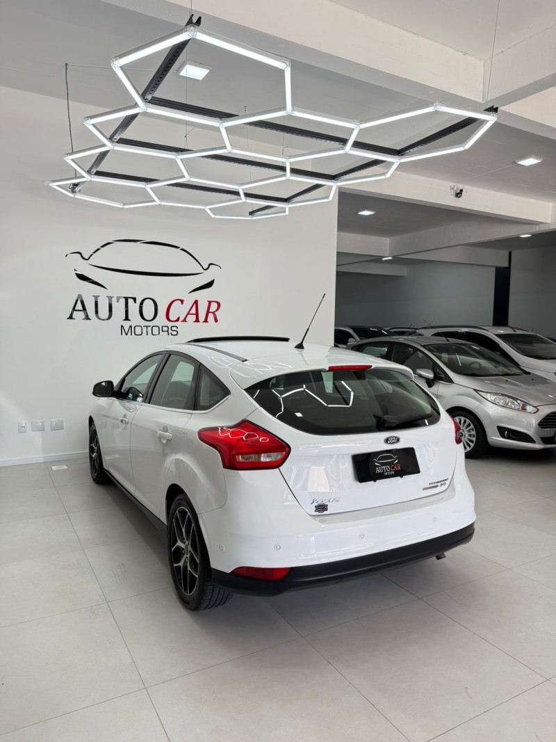 FOCUS 2.0 TITANIUM PLUS HATCH 16V FLEX 4P AUTO - 2016 - CAXIAS DO SUL