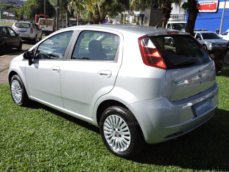 PUNTO 1.4 ATTRACTIVE 8V FLEX 4P MANUAL - 2011 - SãO MARCOS