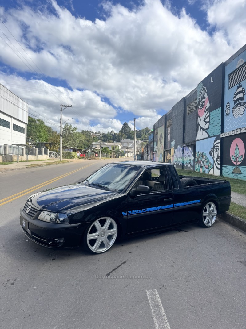 SAVEIRO 1.6 MI SUPER SURF CS 8V GASOLINA 2P MANUAL G.III - 2004 - CAXIAS DO SUL