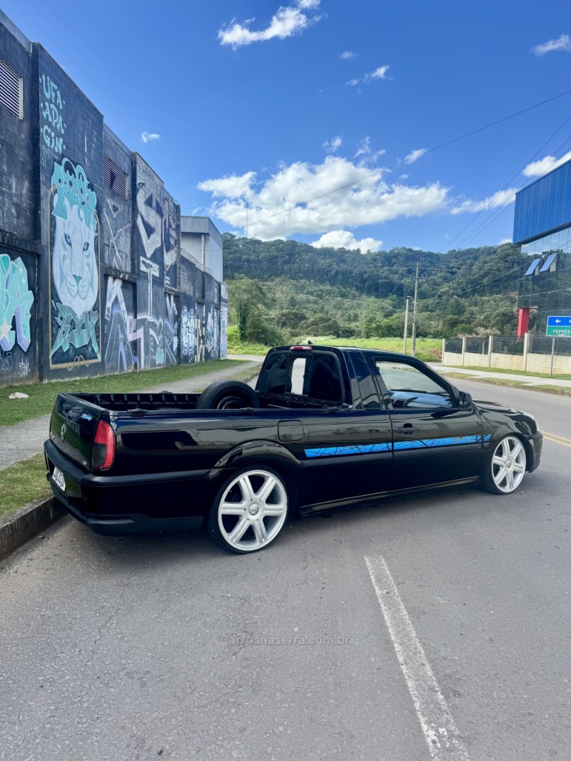 SAVEIRO 1.6 MI SUPER SURF CS 8V GASOLINA 2P MANUAL G.III - 2004 - CAXIAS DO SUL