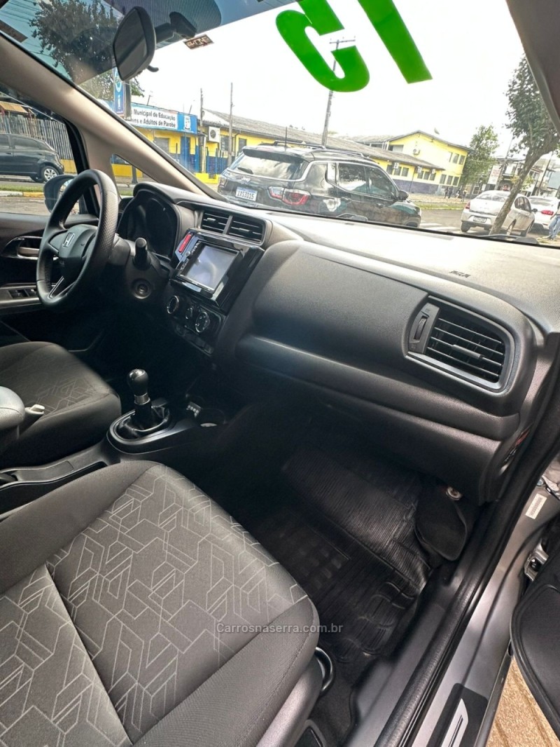 FIT 1.5 LX 16V FLEX 4P MANUAL - 2015 - PAROBé
