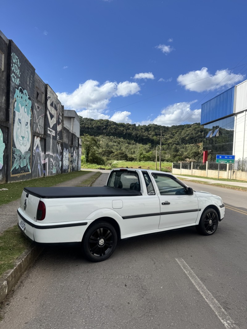 SAVEIRO 1.6 MI CS 8V GASOLINA 2P MANUAL G.III - 2002 - CAXIAS DO SUL