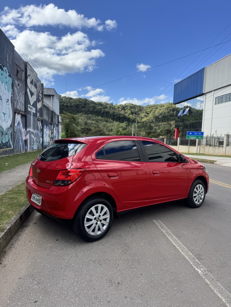 ONIX 1.4 MPFI LT 8V FLEX 4P MANUAL - 2014 - CAXIAS DO SUL