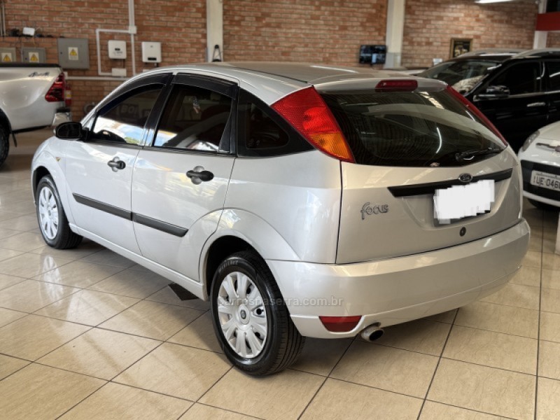 FOCUS 1.8 16V GASOLINA 4P MANUAL - 2003 - BENTO GONçALVES