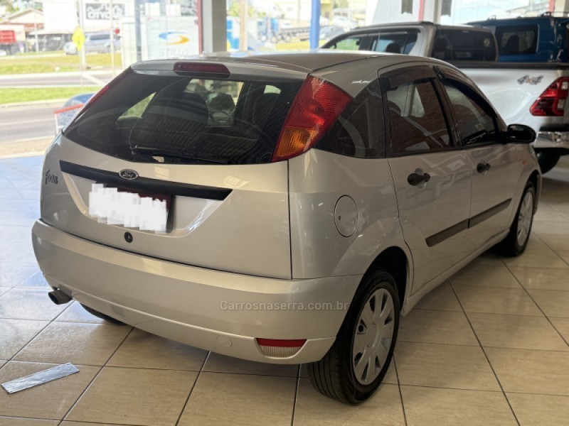 FOCUS 1.8 16V GASOLINA 4P MANUAL - 2003 - BENTO GONçALVES