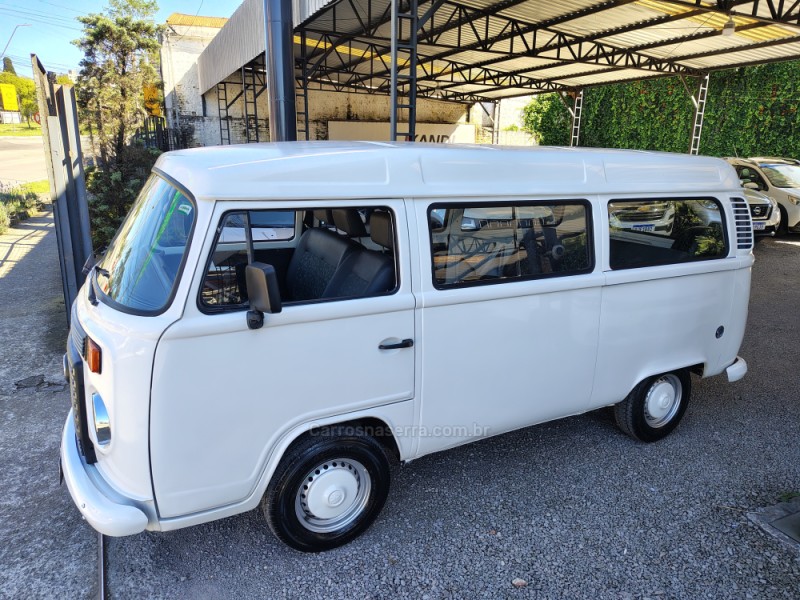 KOMBI 1.4 MI STD LOTAÇÃO 8V FLEX 3P MANUAL - 2014 - CAXIAS DO SUL