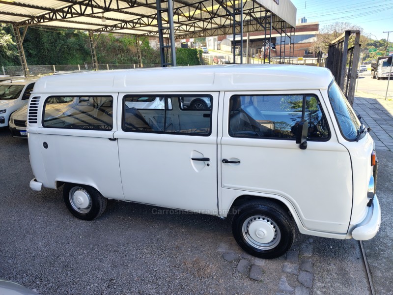 KOMBI 1.4 MI STD LOTAÇÃO 8V FLEX 3P MANUAL - 2014 - CAXIAS DO SUL