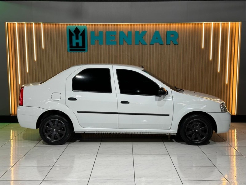 LOGAN 1.6 EXPRESSION 8V HI-FLEX 4P MANUAL - 2010 - CAMPO BOM