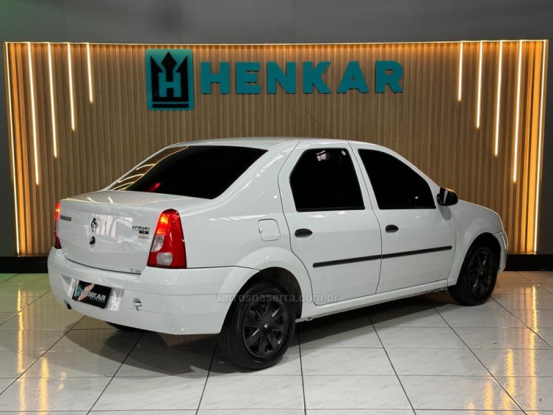 LOGAN 1.6 EXPRESSION 8V HI-FLEX 4P MANUAL - 2010 - CAMPO BOM