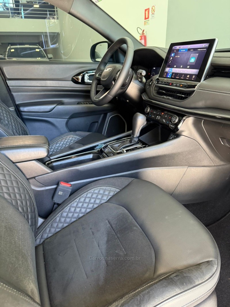 COMPASS 2.0 BLACKHAWK 4 TURBO GASOLINA 4P AUTOMÁTICO - 2025 - LAJEADO