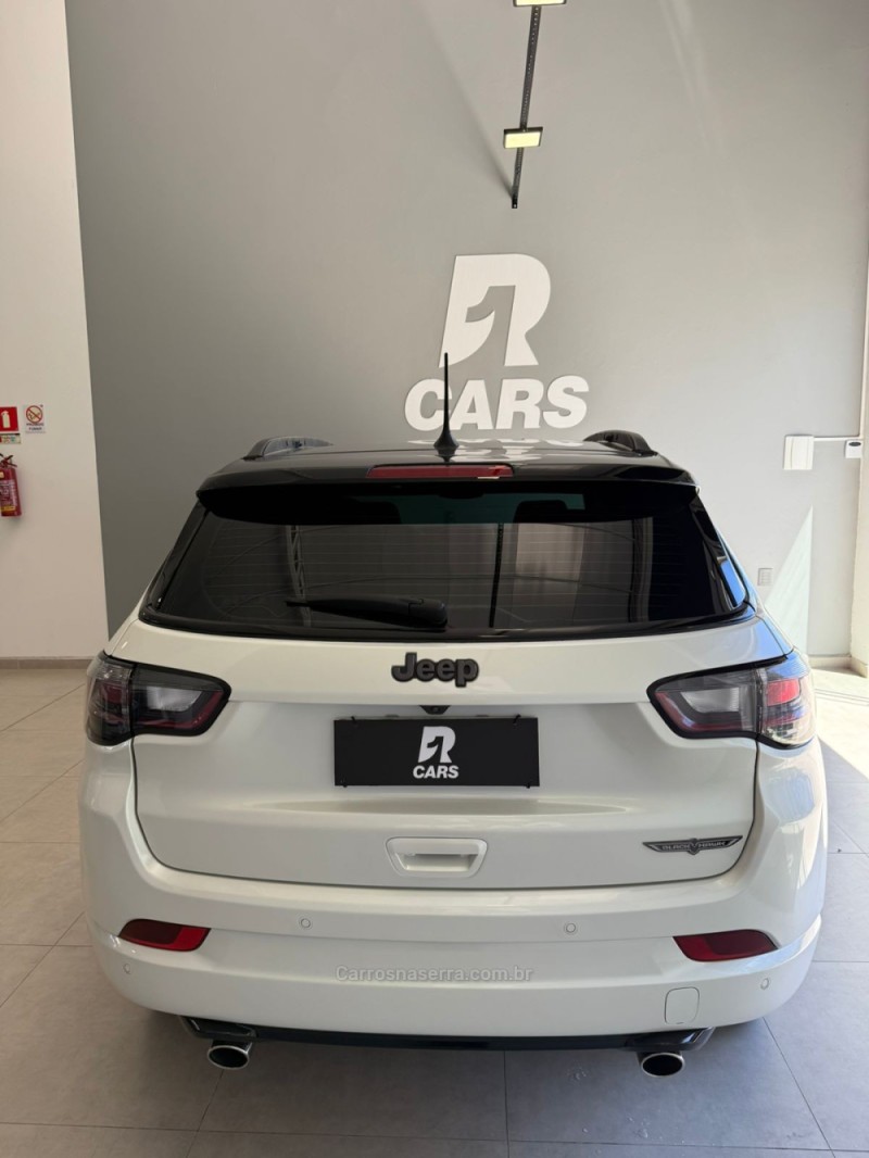 COMPASS 2.0 BLACKHAWK 4 TURBO GASOLINA 4P AUTOMÁTICO - 2025 - LAJEADO
