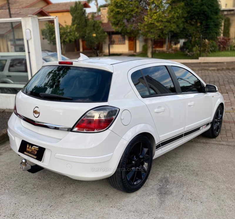 VECTRA 2.0 MPFI GT-X HATCH 8V FLEX 4P MANUAL - 2009 - VENâNCIO AIRES