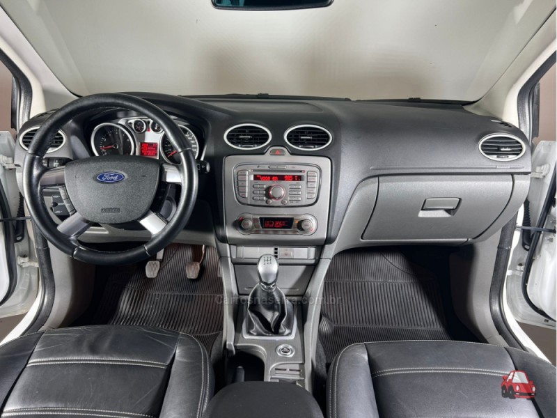 FOCUS 2.0 TITANIUM HATCH 16V FLEX 4P MANUAL - 2012 - CAXIAS DO SUL