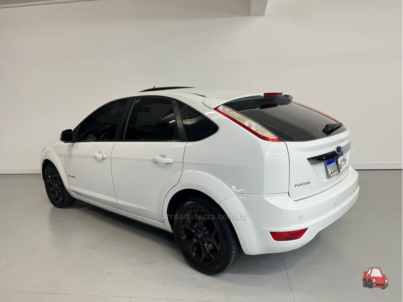 FOCUS 2.0 TITANIUM HATCH 16V FLEX 4P MANUAL - 2012 - CAXIAS DO SUL