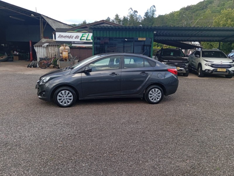 HB20S 1.6 COMFORT PLUS 16V FLEX 4P MANUAL - 2015 - PICADA CAFé