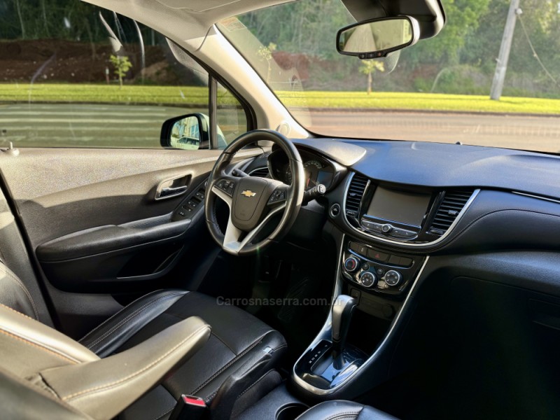 TRACKER 1.4 16V PREMIER TURBO FLEX 4P AUTOMÁTICO - 2018 - LAJEADO