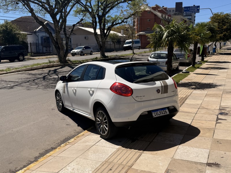 BRAVO 1.8 SPORTING 16V FLEX 4P MANUAL - 2014 - FARROUPILHA