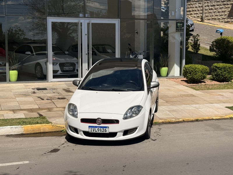 BRAVO 1.8 SPORTING 16V FLEX 4P MANUAL - 2014 - FARROUPILHA