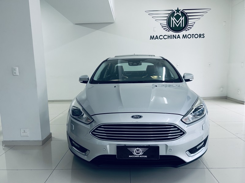 FOCUS 2.0 TITANIUM PLUS FASTBACK 16V FLEX 4P AUTOMÁTICO - 2018 - CAXIAS DO SUL