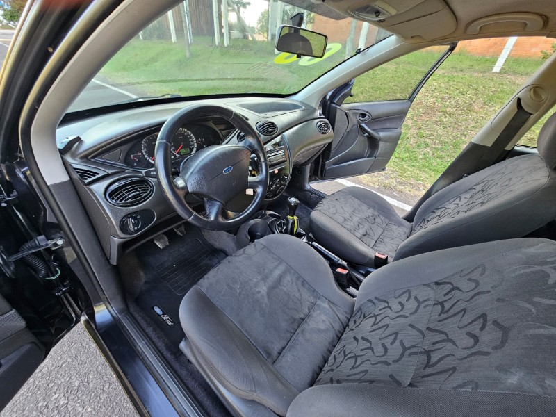 FOCUS 1.6 8V GASOLINA 4P MANUAL - 2008 - VENâNCIO AIRES