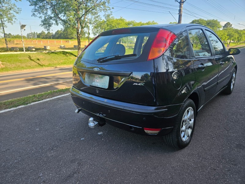 FOCUS 1.6 8V GASOLINA 4P MANUAL - 2008 - VENâNCIO AIRES