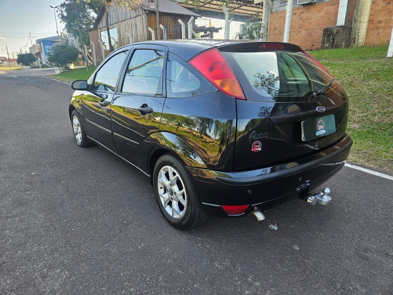 FOCUS 1.6 8V GASOLINA 4P MANUAL - 2008 - VENâNCIO AIRES