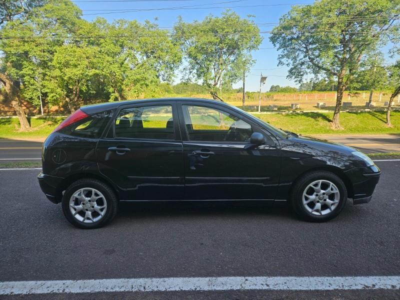 FOCUS 1.6 8V GASOLINA 4P MANUAL - 2008 - VENâNCIO AIRES