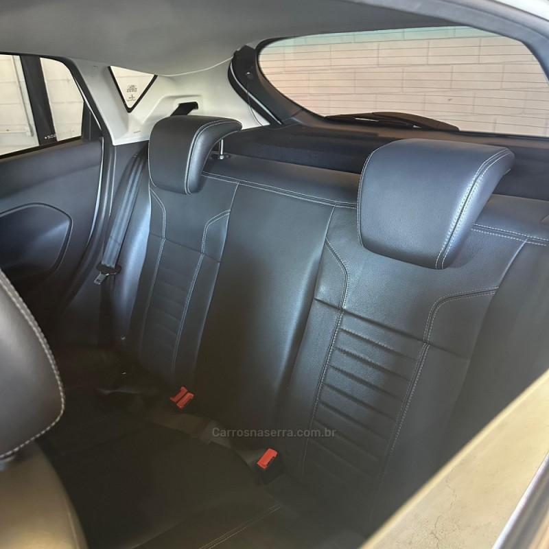 FIESTA 1.6 TITANIUM HATCH 16V FLEX 4P AUTOMÁTICO - 2016 - NOVO HAMBURGO