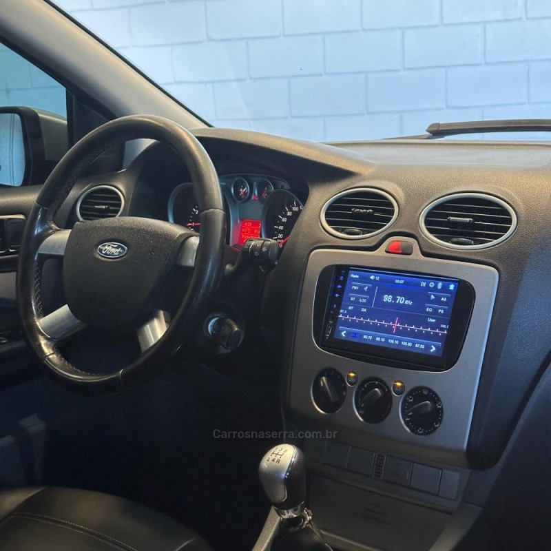 FOCUS 1.6 8V GASOLINA 4P MANUAL - 2012 - NOVO HAMBURGO