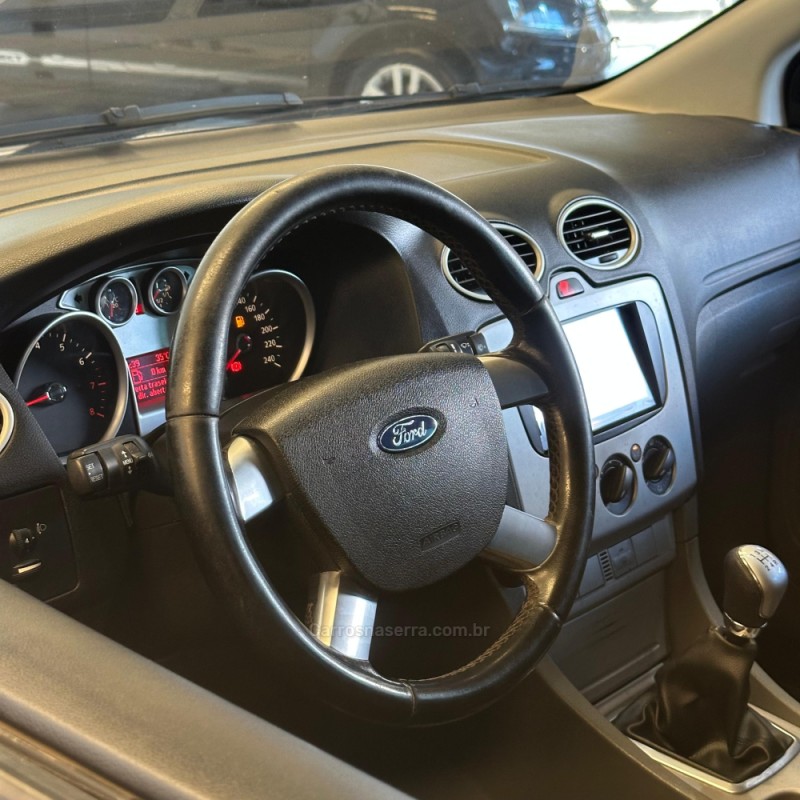 FOCUS 1.6 8V GASOLINA 4P MANUAL - 2012 - NOVO HAMBURGO