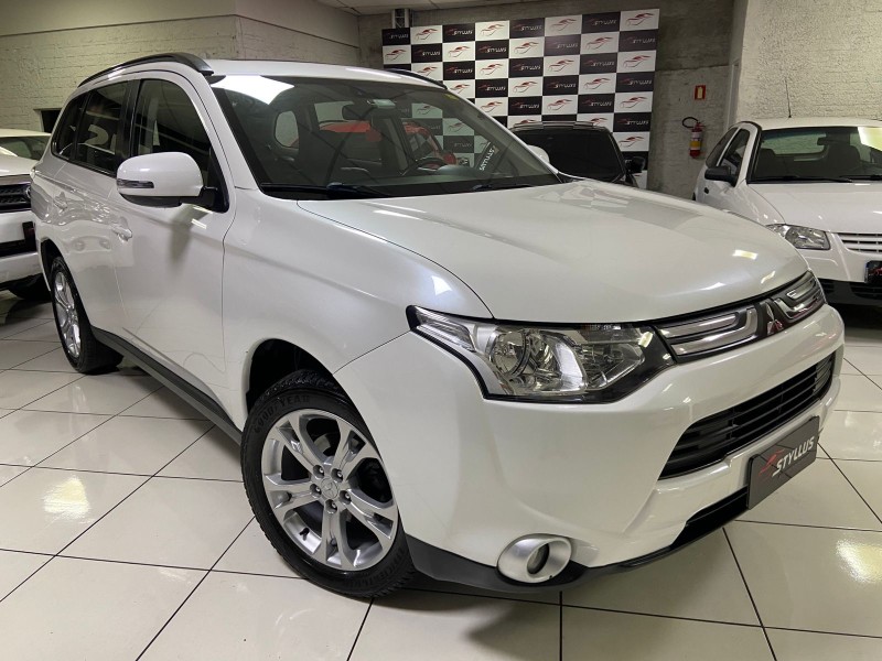 OUTLANDER 2.0 16V GASOLINA 4P AUTOMÁTICO - 2014 - ESTâNCIA VELHA
