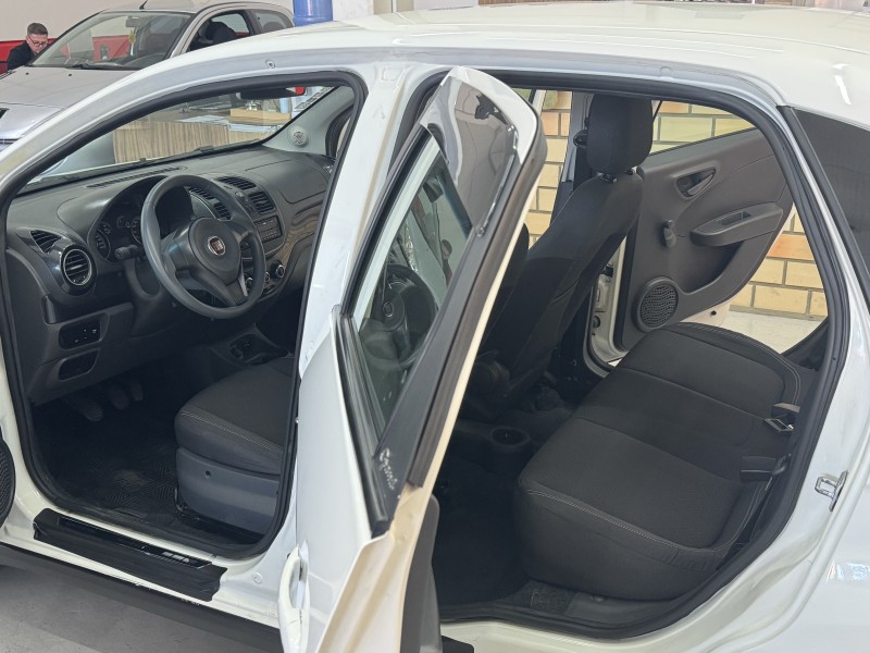 SIENA 1.6 MPI ESSENCE 16V FLEX 4P MANUAL - 2016 - CAXIAS DO SUL