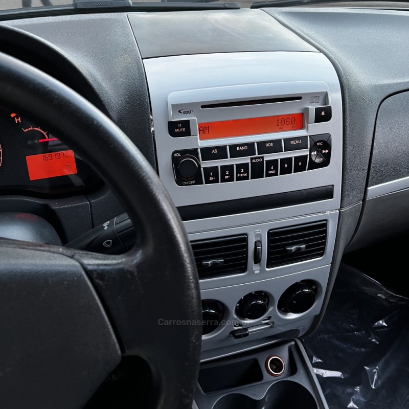 SIENA 1.4 MPI FIRE ELX 8V FLEX 4P MANUAL - 2009 - VACARIA