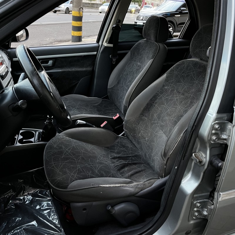 SIENA 1.4 MPI FIRE ELX 8V FLEX 4P MANUAL - 2009 - VACARIA