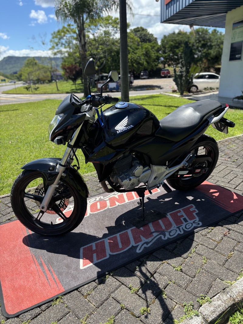 CB 300R  - 2014 - FELIZ