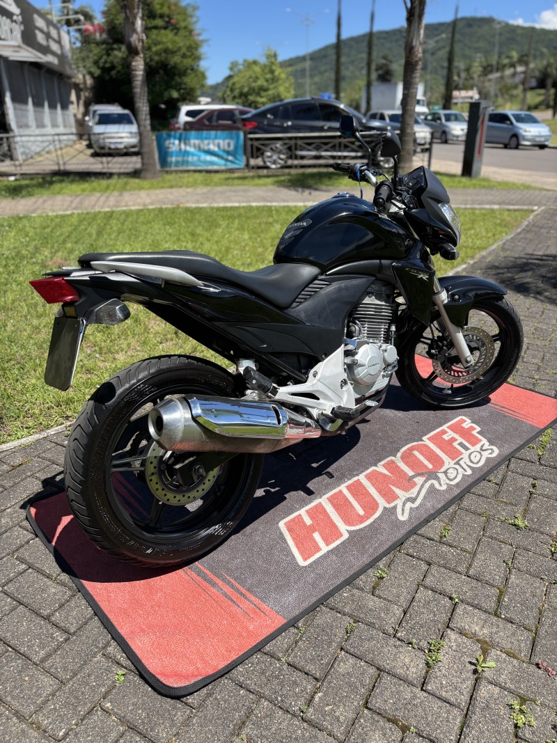 CB 300R  - 2014 - FELIZ