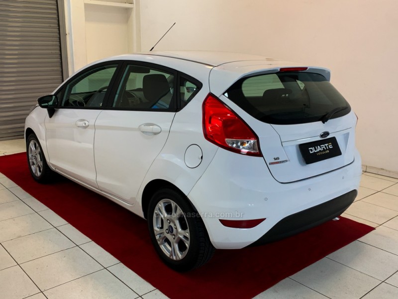 FIESTA 1.6 SE HATCH 16V FLEX 4P AUTOMÁTICO - 2014 - PORTO ALEGRE