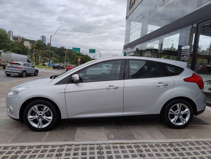 FOCUS 1.6 SE 16V FLEX 4P MANUAL - 2014 - CAXIAS DO SUL
