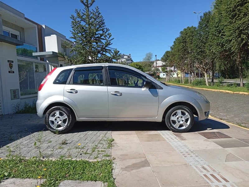 FIESTA 1.0 MPI PERSONNALITÉ 8V GASOLINA 4P MANUAL - 2004 - FARROUPILHA