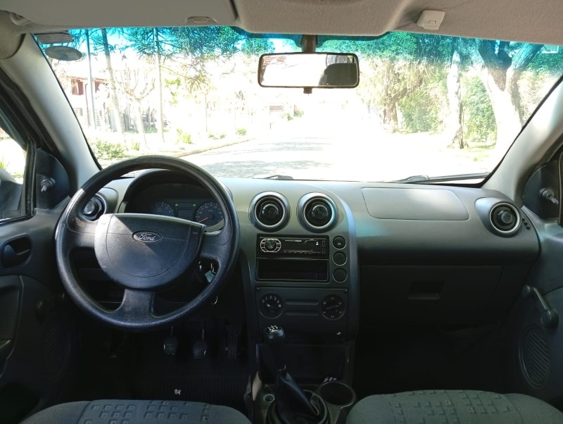 FIESTA 1.0 MPI PERSONNALITÉ 8V GASOLINA 4P MANUAL - 2004 - FARROUPILHA