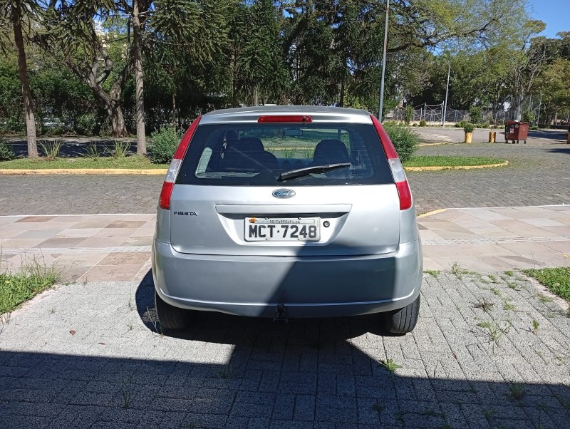 FIESTA 1.0 MPI PERSONNALITÉ 8V GASOLINA 4P MANUAL - 2004 - FARROUPILHA