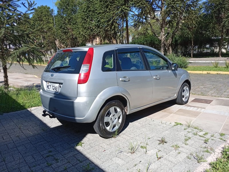 FIESTA 1.0 MPI PERSONNALITÉ 8V GASOLINA 4P MANUAL - 2004 - FARROUPILHA
