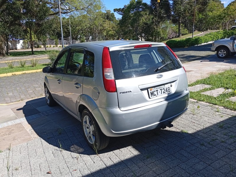 FIESTA 1.0 MPI PERSONNALITÉ 8V GASOLINA 4P MANUAL - 2004 - FARROUPILHA
